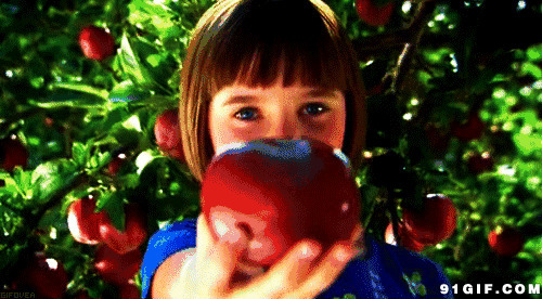 小孩送你一个红苹果图片:苹果,水果