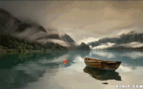 湖心一叶小舟唯美图片:小船,唯美,风景