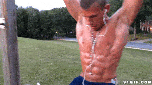 健美男子吊单杠锻炼图片:单杠,健美,腹肌,肌肉