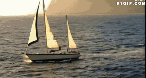 帆船汪洋大海行驶图片