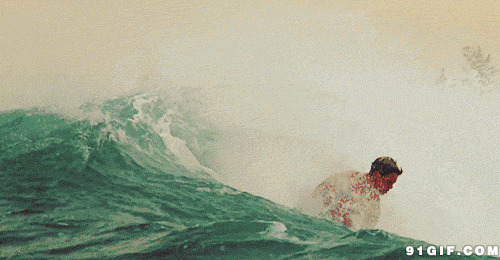 大海冲浪挑战新高度图片:冲浪
