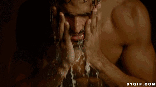 健壮男子冷水洗脸图片:洗脸,健壮,肌肉男,猛男
