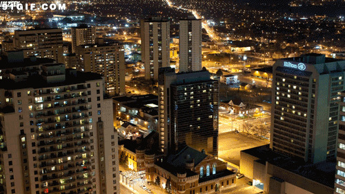 远望高楼灯光璀璨图片:灯光,高楼,都市