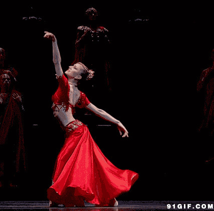 红裙女优美芭蕾舞图片