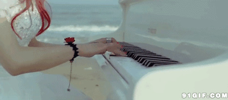 海边梦幻钢琴演奏图片:钢琴,演奏,弹琴