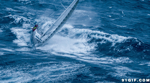 小帆船大海乘风破浪图片:大海,,小船,波浪