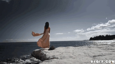 衣决飘飘女人在海边图片