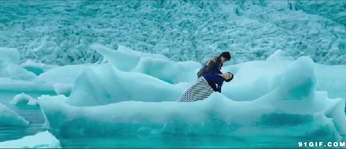 男女冰川雪山起舞图片