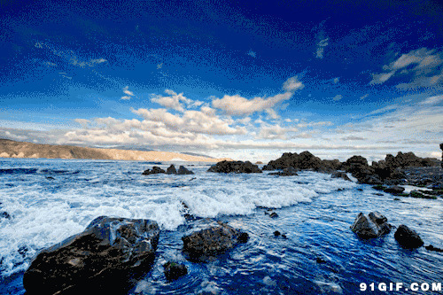 大海浪花冲刷岩石动态图:浪花,岩石,河水