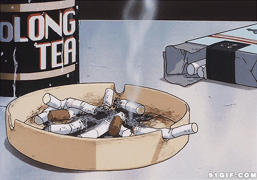 烟灰缸里半支没有熄灭的香烟动态图:烟头,烟灰缸