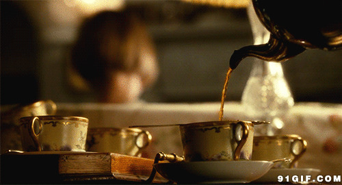 倒热咖啡动态图:咖啡,茶水,倒茶