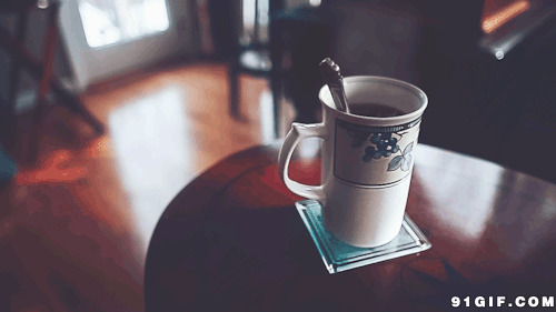 小勺搅动咖啡动态图:咖啡