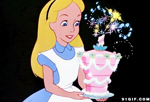 生日吹蜡烛图片:蛋糕,烛光,吹蜡烛