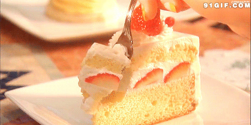 刀叉一块草莓小蛋糕动态图