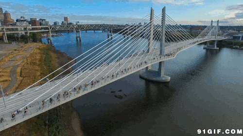 跨海大桥自行车竞赛动态图:骑车,竞赛,自行车