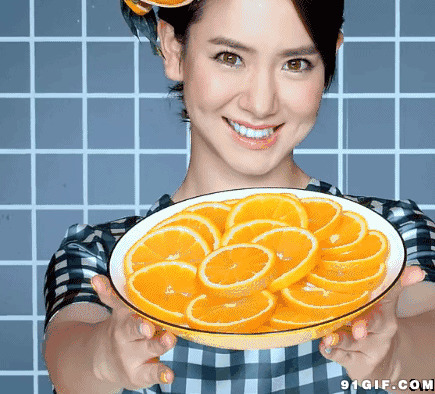 美女献上甜酸鲜橙片动态图:鲜橙,水果,柠檬