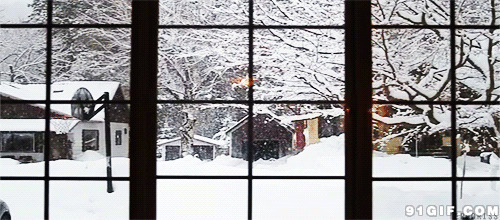 窗外下雪图片