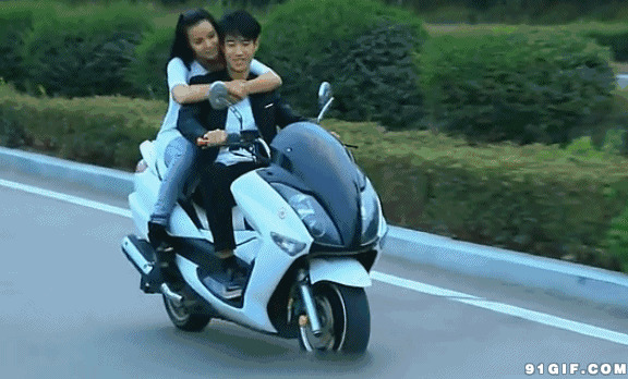 情侣骑摩托车动态图