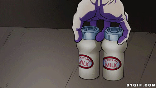 送上两瓶营养牛奶动画图片:牛奶