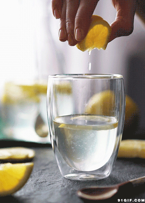 柠檬汁图片:柠檬,水果,杯子,水杯