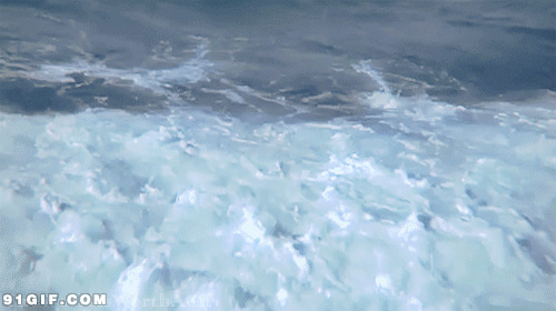 波涛汹涌的大海图片