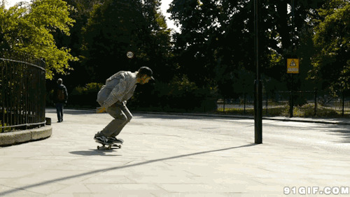 玩滑板的少年图片:滑板,街头,跳跃
