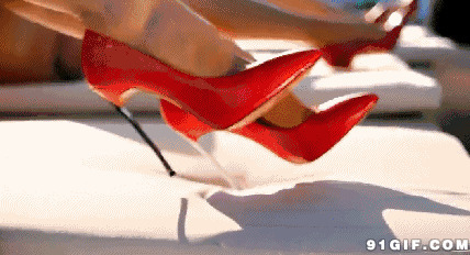 红色高跟鞋动态图片:高跟鞋
