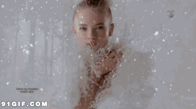 唯美雪中女生图片:飘雪,落雪,唯美,转身