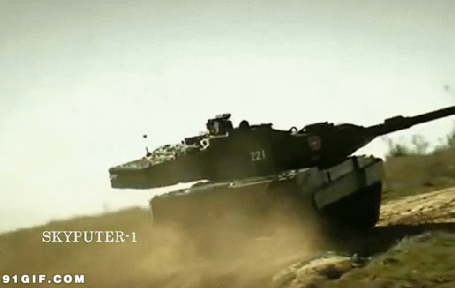 疯狂坦克大战动态图:坦克