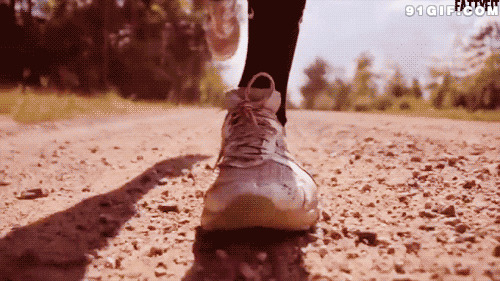 奔跑的脚步动态图片:奔跑