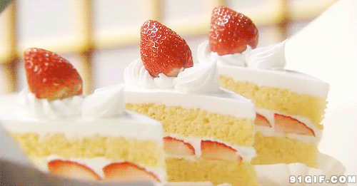 草莓奶油蛋糕gif图片:蛋糕