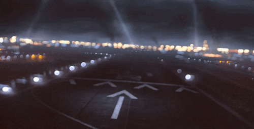 夜晚飞机跑道卡通图片:飞机场