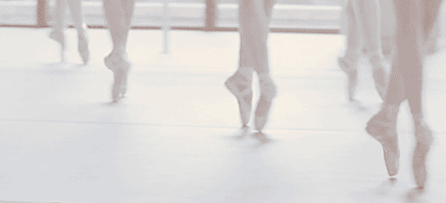 脚尖跳舞动态图:芭蕾舞