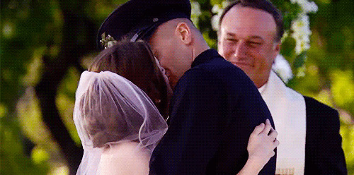 军官与新娘的婚礼闪图:婚礼
