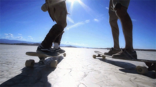 双人极限溜滑板闪图:溜滑板