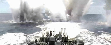 海上舰艇发射炮弹闪图:炮弹