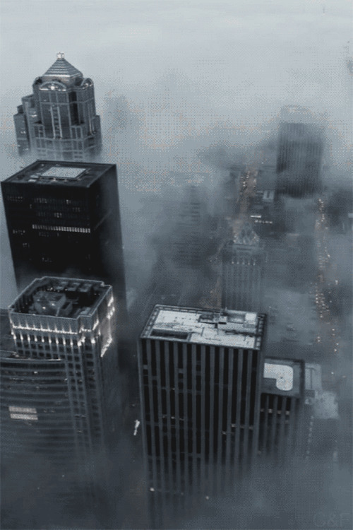 雾霾缠绕高楼动态图:雾霾