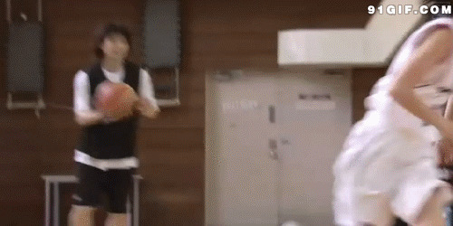 女子篮球投篮动态图片