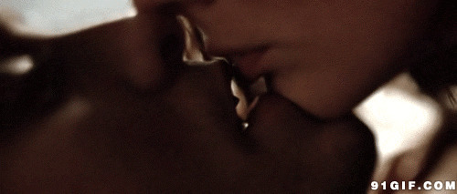 亲密男女之吻gif图片:亲吻