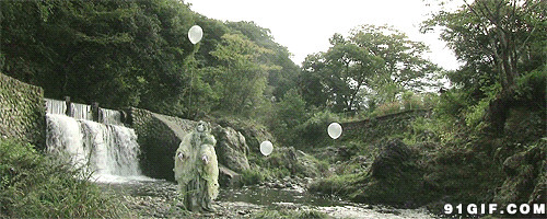 河边放飞气球gif图片:气球