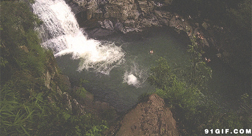 悬崖跳水gif图片:跳水