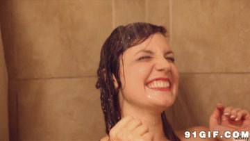 少妇洗澡兴奋表情:洗澡