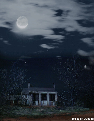 月光下古老小屋闪图