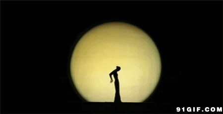 明月下独舞唯美gif图:月亮