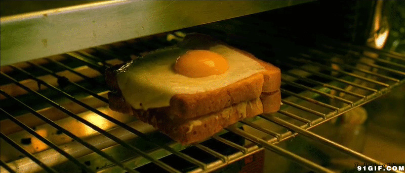 烤鸡蛋面包gif图:烤面包