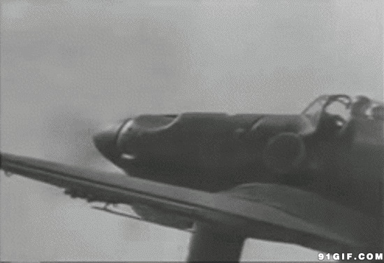 驾驶飞机老电影动态图:飞机