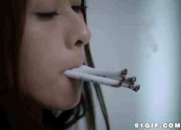 超级女烟民抽烟闪图:抽烟