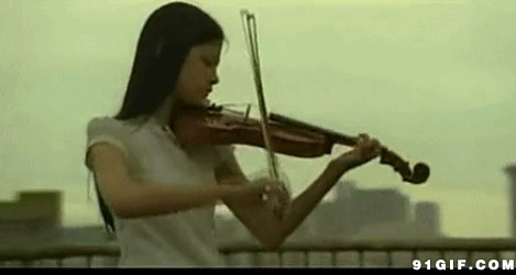 女生晨练小提琴动态图