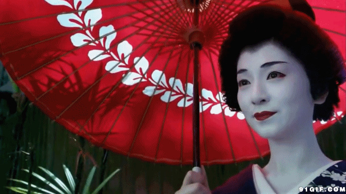 打伞的日本女人gif图