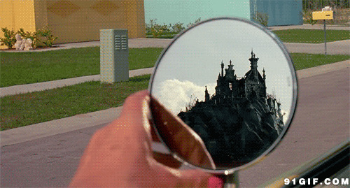 镜子里看城堡动态图:镜子